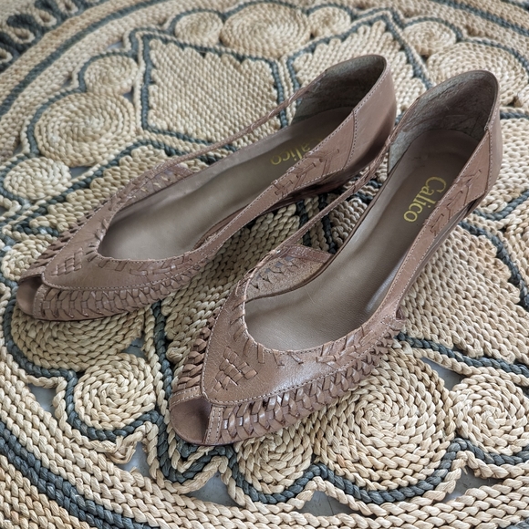 Vintage Mini Wedge Heel Sandals - Picture 10 of 11